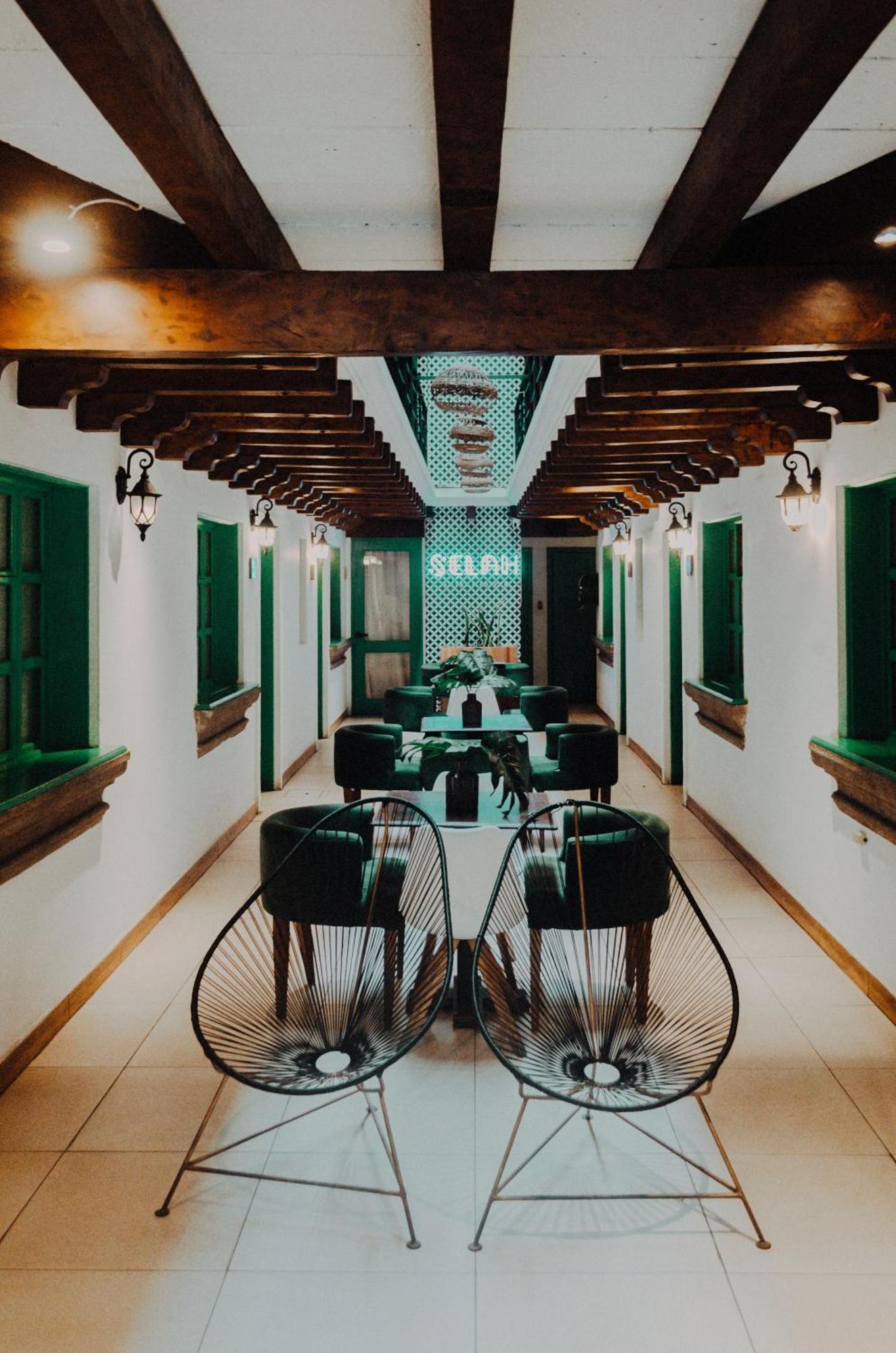 Selah & Coffee Hotel 4*